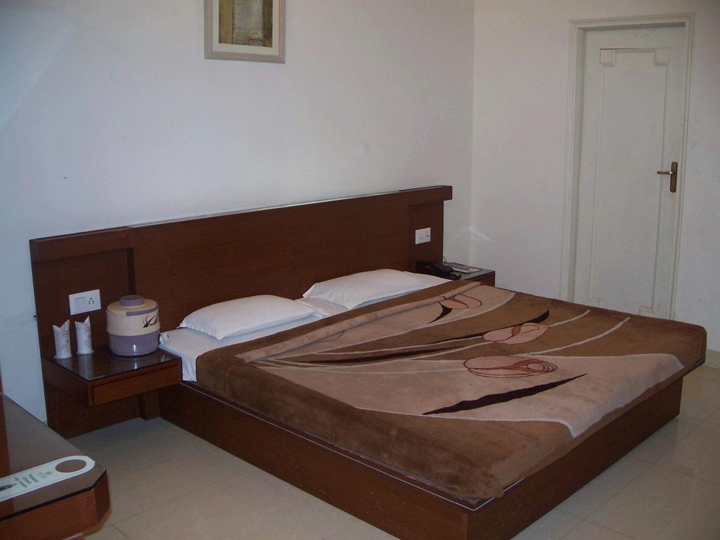 Hotel Sita Kiran Bareli Zewnętrze zdjęcie