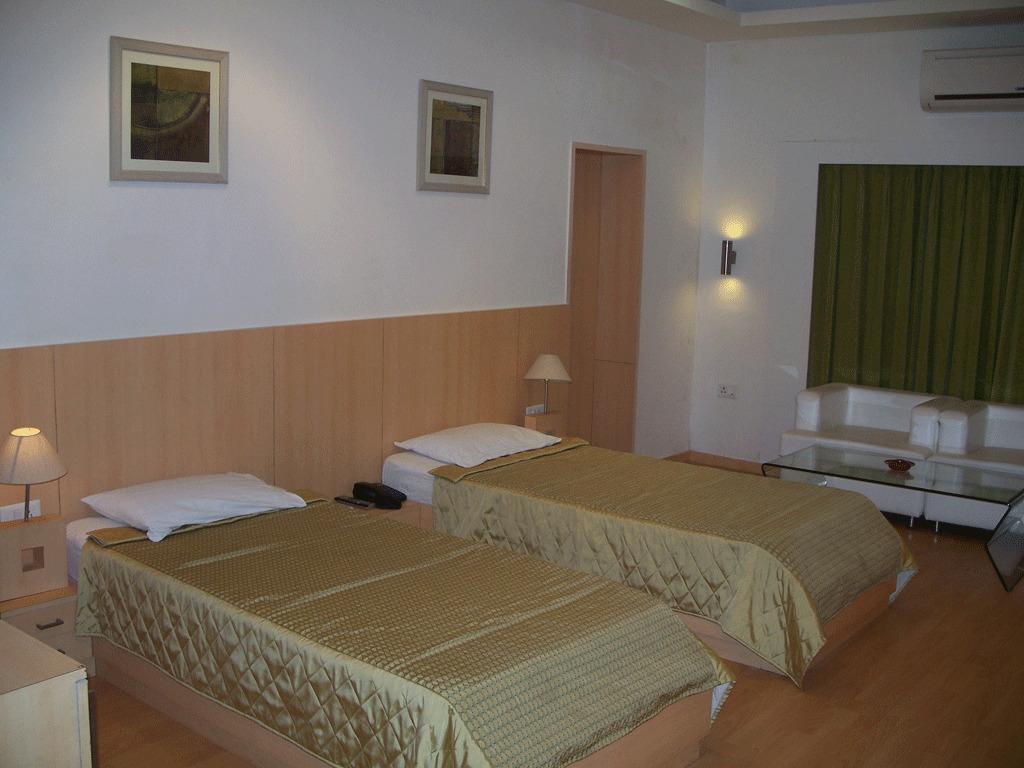 Hotel Sita Kiran Bareli Zewnętrze zdjęcie