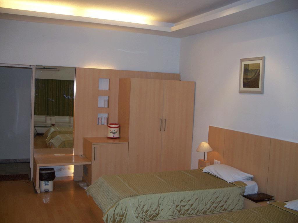 Hotel Sita Kiran Bareli Zewnętrze zdjęcie